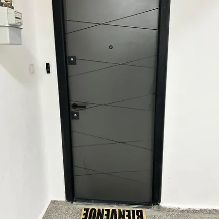 1 Mai - Luxury Park - Self Check-in - Private Parking - 1 Apartment