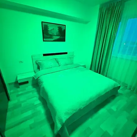 1 Mai - Luxury Park - Self Check-in - Private Parking - 1 Apartment Craiova