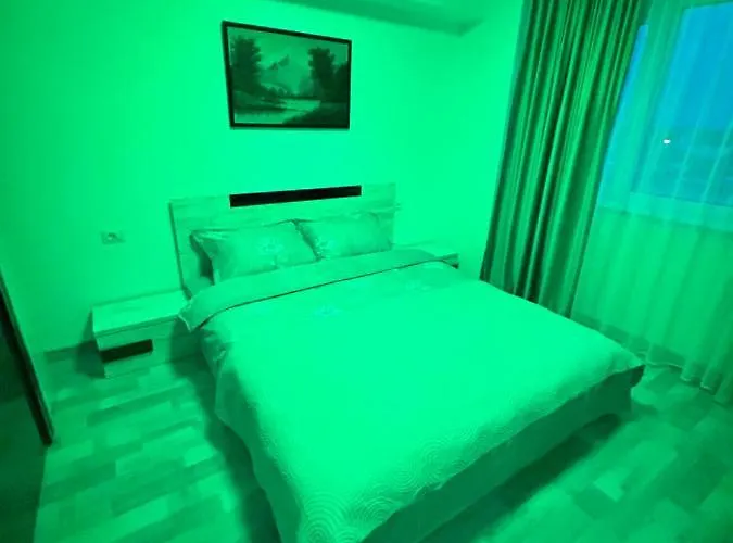 1 Mai - Luxury Park - Self Check-in - Private Parking - 1 Lägenhet Craiova